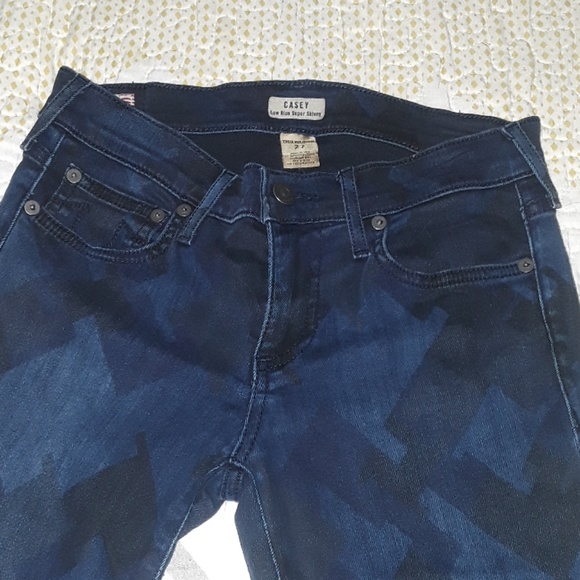 Women's True Religion - Picture 2 of 4